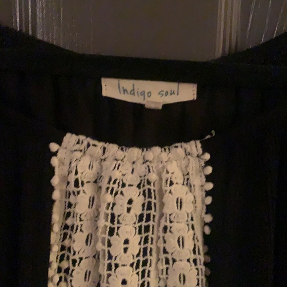 Black gauze tunic with embroidered overlay - Picture 2 of 5